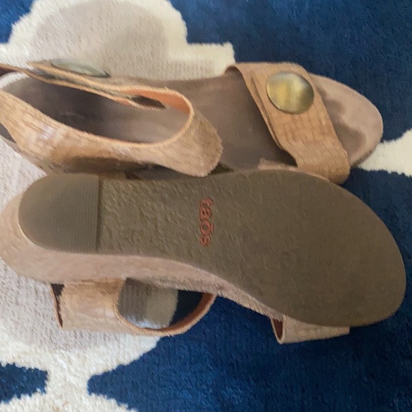 Taos Brown Wedges - Picture 7 of 9